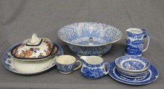 A small collection of blue and white china (some f)