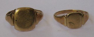 2 9ct gold signet rings