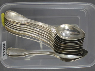 12 Continental silver fiddle pattern tea spoons, 10 ozs