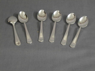 6 silver coffee spoons, Sheffield 1944, 3 ozs