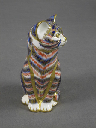 A modern Royal Crown Derby figure of a seated cat 5"