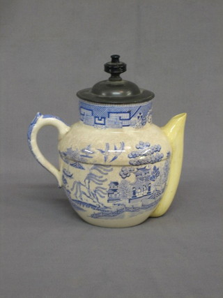 A Doulton Burslem Royal pattern self pouring teapot no. 6327 (spout f and r)