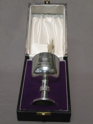A 1973 silver goblet to commemorate the marriage of Princess Anne to Captain Mark Phillips, 2 ozs cased