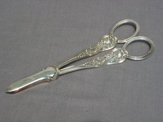 A pair of silver plated Queens Pattern grape scissors