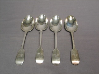 A set of 4 Victorian silver fiddle pattern table spoons, Newcastle 1860, 8 ozs