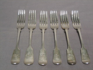 A set of 6 Victorian fiddle pattern table forks, London 1871, 12 ozs