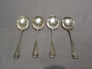 4 rat tail pattern silver soup spoons, London 1914, 8 ozs