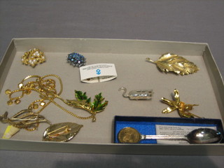 A Sefton silver plated spoon and a small collection of costume jewellery