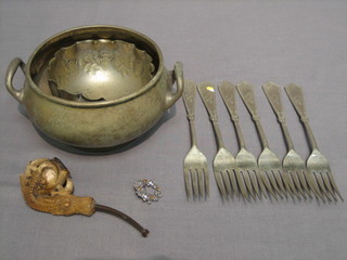 A silver plated twin handled bowl by Walker & Hall 7", a silver sugar bowl 4", 6 silver plated forks and a pipe in the form of a claw