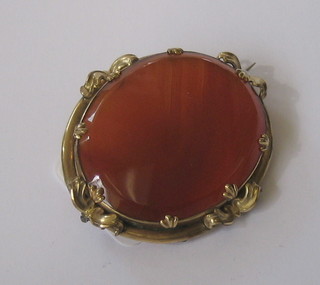 An oval agate brooch with gilt metal mount