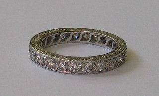 A lady's 18ct white gold full eternity ring set diamonds (approx 1.25ct)