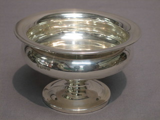 An Edwardian circular silver pedestal bowl, Chester 1909, 3  ozs