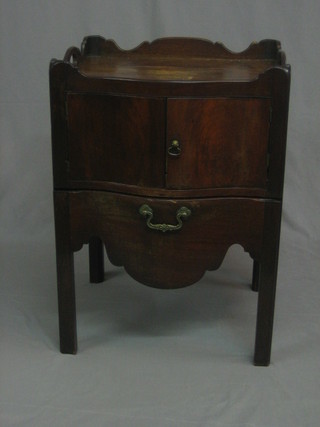 A Georgian mahogany tray top commode enclosed by 2  panelled doors, the base fitted a drawer 22"