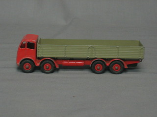 A  Dinky  Super  Toy 901  Foden diesel 8  wheel  wagon,  boxed (box with slight tear)
