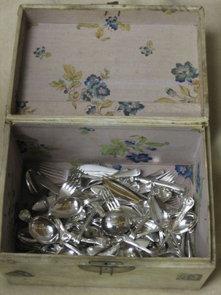 A collection of Kings pattern silver plated flatware