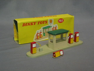 A Dinky Toy 782 petrol station - Shell, boxed, (flap to box damaged)