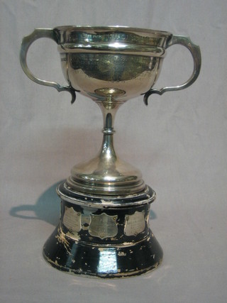 A silver twin handled presentation trophy cup Sheffield 1919 15 ozs