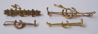 4 various 9ct gold bar brooch decorated horse shoes