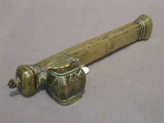 An Eastern pen set comprising pen carrier and inkwell