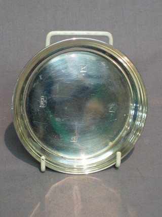 A modern silver circular dish by Mappin & Webb 4 1/2"