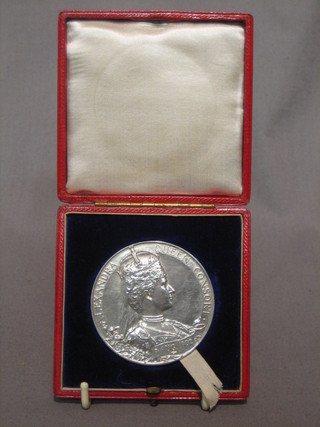 A silver Edwardian VII 1902 Coronation medallion, boxed