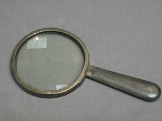 A silver cased magnifying glass, Chester 1918