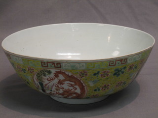 An Oriental famille vert porcelain bowl decorated dragons 10" (chip to rim)