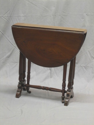 A Victorian walnut Sutherland table 21"