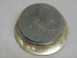 A circular silver trinket box the lid in the form of a pin cushion Birmingham 1913 4 1/2"