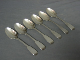 6 Victorian silver fiddle pattern spoons, London 1842, 10 ozs