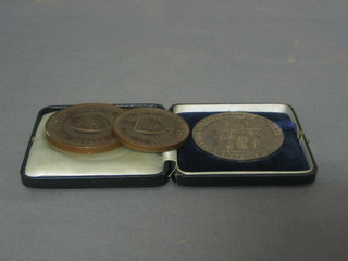 A silver Oxford and Cambridge Athletics club medallion together with 2 bronze Oxford University Athletics club medallions (3)