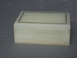 An Edwardian onyx cigar box with Betjemann's patent hinge 5"