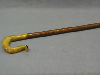 A crook with horn handle