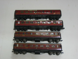 4 metal Hornby OO gauge carriages in LMS livery
