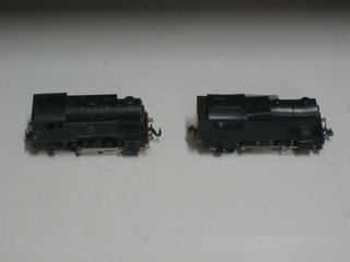 2 Triang tank engines