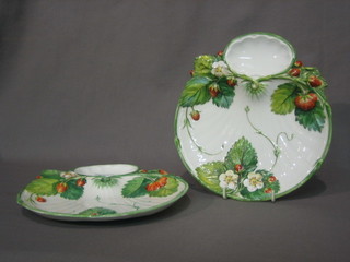 A pair of Victorian Minton porcelain strawberry dishes with scalloped bowl, bases impressed Minton 9"