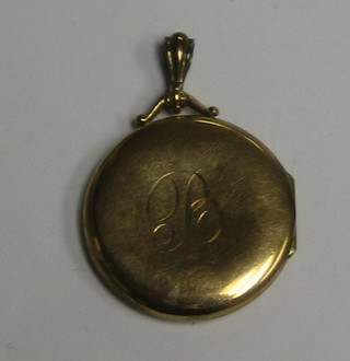 A 9ct gold locket