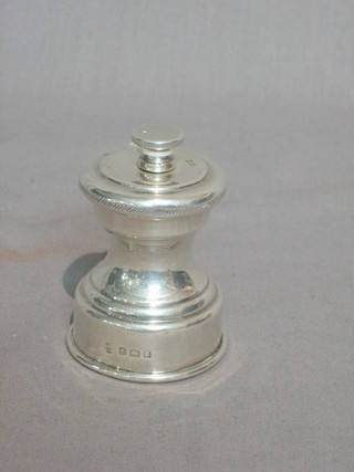 An Edwardian capstan shaped silver pepper grinder Birmingham 1906 by W M Hutton 2 1/2"
