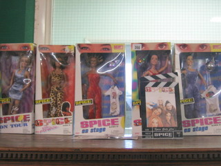 5 Spice Girl dolls by Gallob, a Spice Girl photograph frame and a Spice Girl key ring