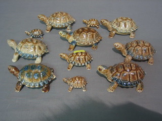 11 various Wade figures of tortoises