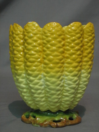 A Majolica style vase 7" (f)