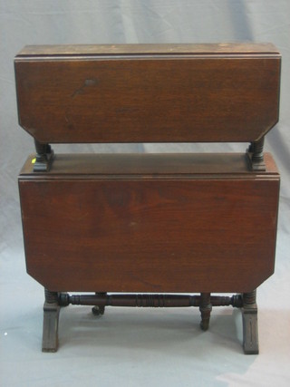 A mahogany 2 tier Sutherland table, 23"