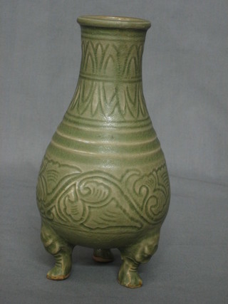 An 18th/19th Century Oriental pottery club shaped vase, raised on 3 hoof supports 7"