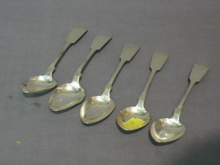 A set of 5 Victorian Scots silver fiddle pattern teaspoons Edinburgh 1842, 3 ozs