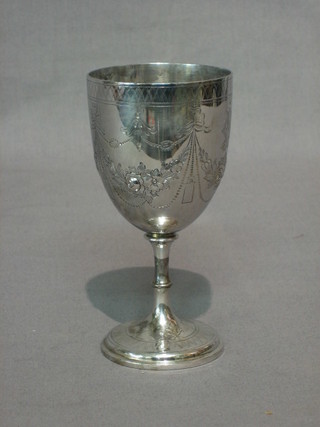 A Victorian embossed silver goblet, London 1888, 4 ozs
