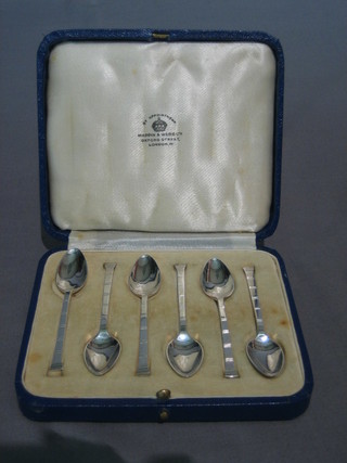 6 Art Deco silver coffee spoons, Sheffield 1939 by Mappin & Webb
