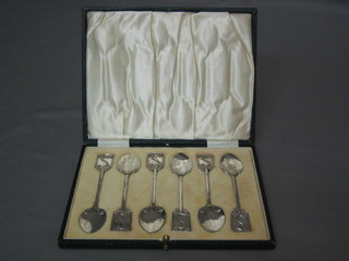 6 Art Nouveau unmarked silver strawberry spoons, 3 ozs, cased