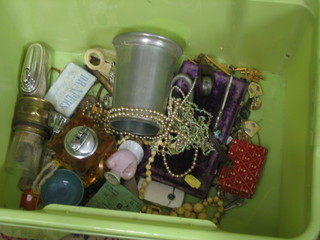 A small collection of costume jewellery, curios etc
