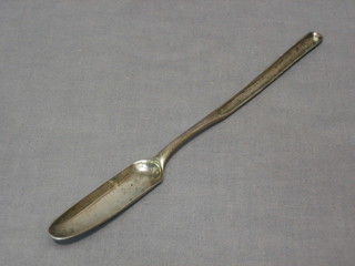 A George III silver double ended marrow scoop, London 1799, 1 ozs