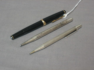 A silver yard of lead propelling pencil, 1 other silver pencil (clip f) and a Mont Blanc - Meristerstuk 72 fountain pen